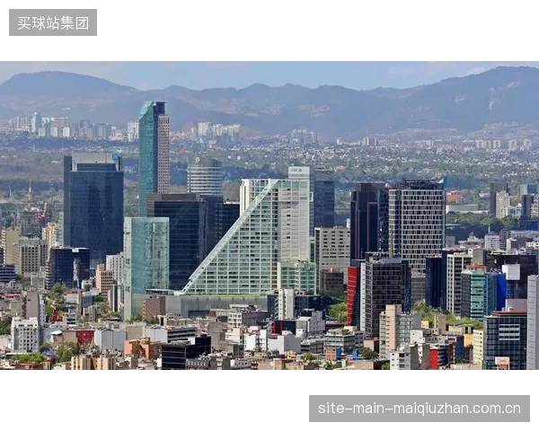 墨西哥将利用高原主场优势消耗对手体能,深度回收反击战术或成首选。 墨西哥将利用高原主场优势消耗对手体能,深度回收反击战术或成首选。
